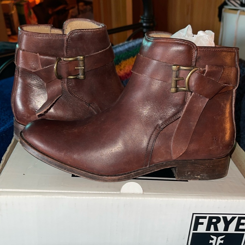 FRYE Melissa Knotted Short Boots 
Redwood Brown 
7.5M